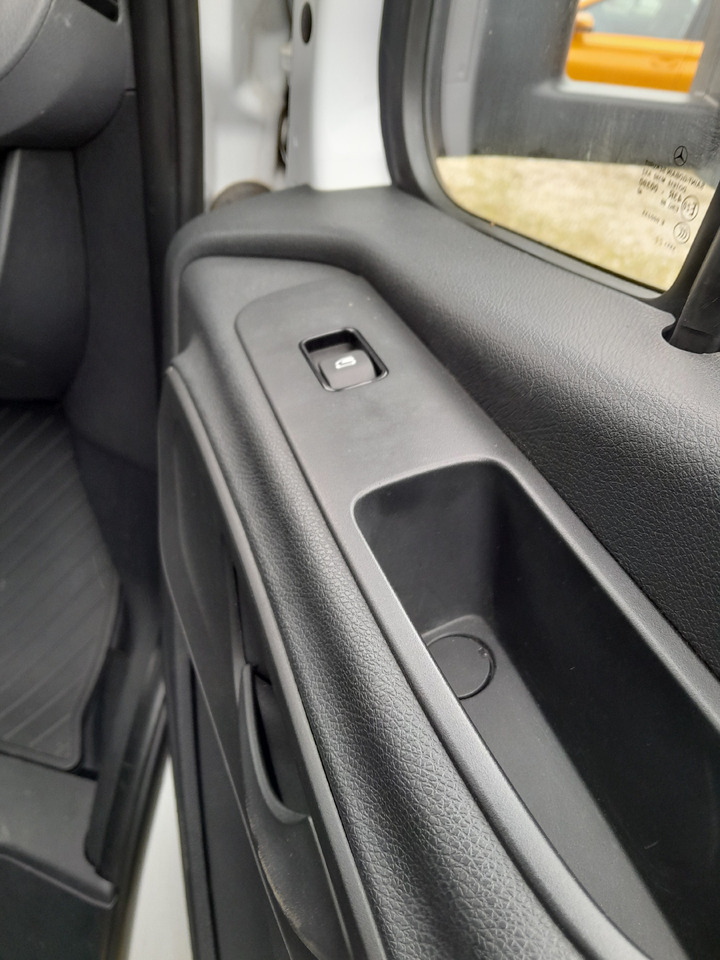 Dostavno vozilo s kesonom MERCEDES-BENZ Sprinter: slika 26