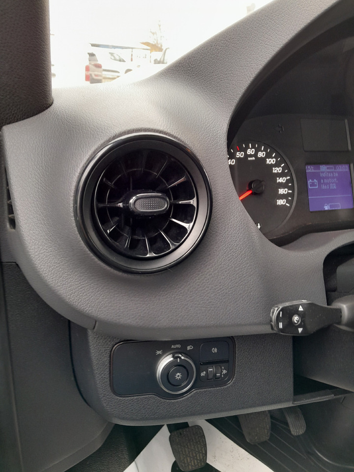 Dostavno vozilo s kesonom MERCEDES-BENZ Sprinter: slika 7