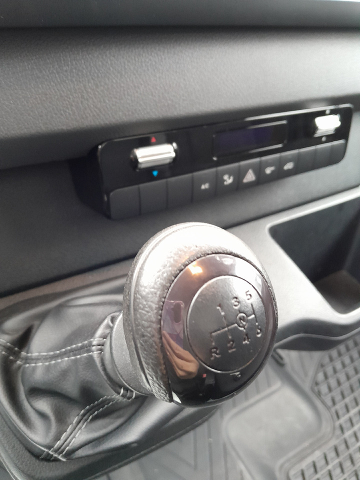 Dostavno vozilo s kesonom MERCEDES-BENZ Sprinter: slika 13