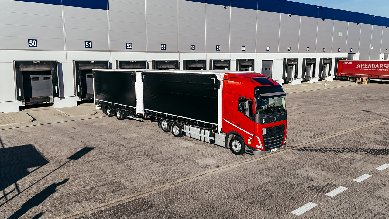 Volvo FH - Tovornjak s ponjavo: slika 2 Volvo FH - Tovornjak s ponjavo: slika 2