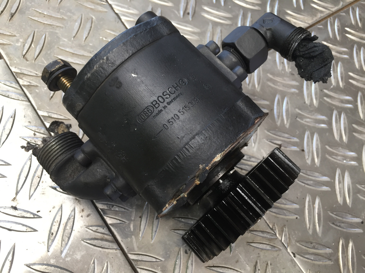 Gebrauchte Hydraulikpumpe / Lenkung VOLVO Radlader L40 B, Artikel - Nr. : 0 510 515 309 - Hidravlična črpalka za Tovornjak: slika 5 Gebrauchte Hydraulikpumpe / Lenkung VOLVO Radlader L40 B, Artikel - Nr. : 0 510 515 309 - Hidravlična črpalka za Tovornjak: slika 5