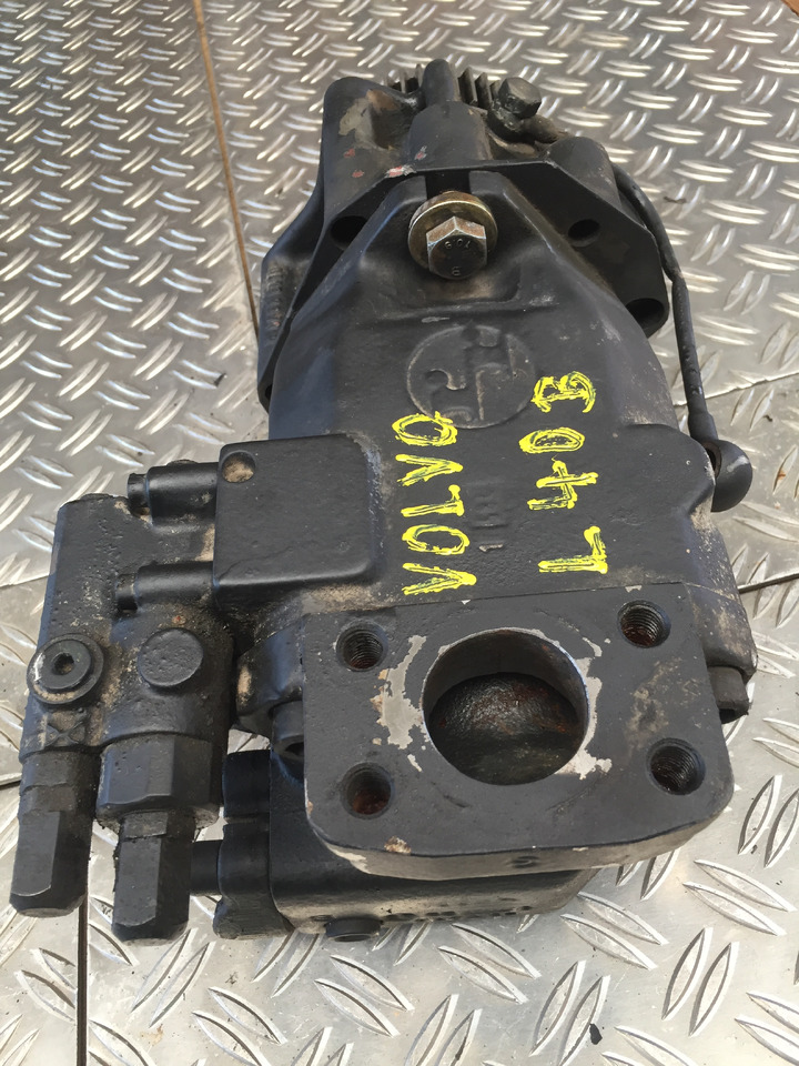 Gebrauchte Hydraulikpumpe / Lenkung VOLVO Radlader L40 B, Artikel - Nr. : 1534604 - Hidravlična črpalka za Tovornjak: slika 3 Gebrauchte Hydraulikpumpe / Lenkung VOLVO Radlader L40 B, Artikel - Nr. : 1534604 - Hidravlična črpalka za Tovornjak: slika 3