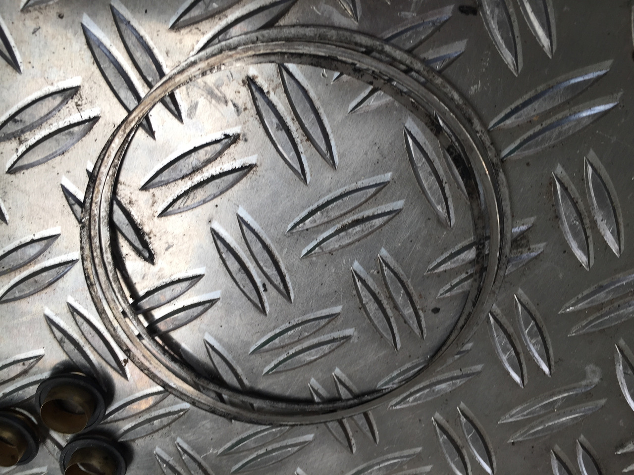 Gebrauchte diverse Gummiringe für Motorblock, Kalmar, Stapler, VOLVO, Artikel - Nr. : 7720 - 2 - Bati/ Obroči/ Puše za Tovornjak: slika 2 Gebrauchte diverse Gummiringe für Motorblock, Kalmar, Stapler, VOLVO, Artikel - Nr. : 7720 - 2 - Bati/ Obroči/ Puše za Tovornjak: slika 2