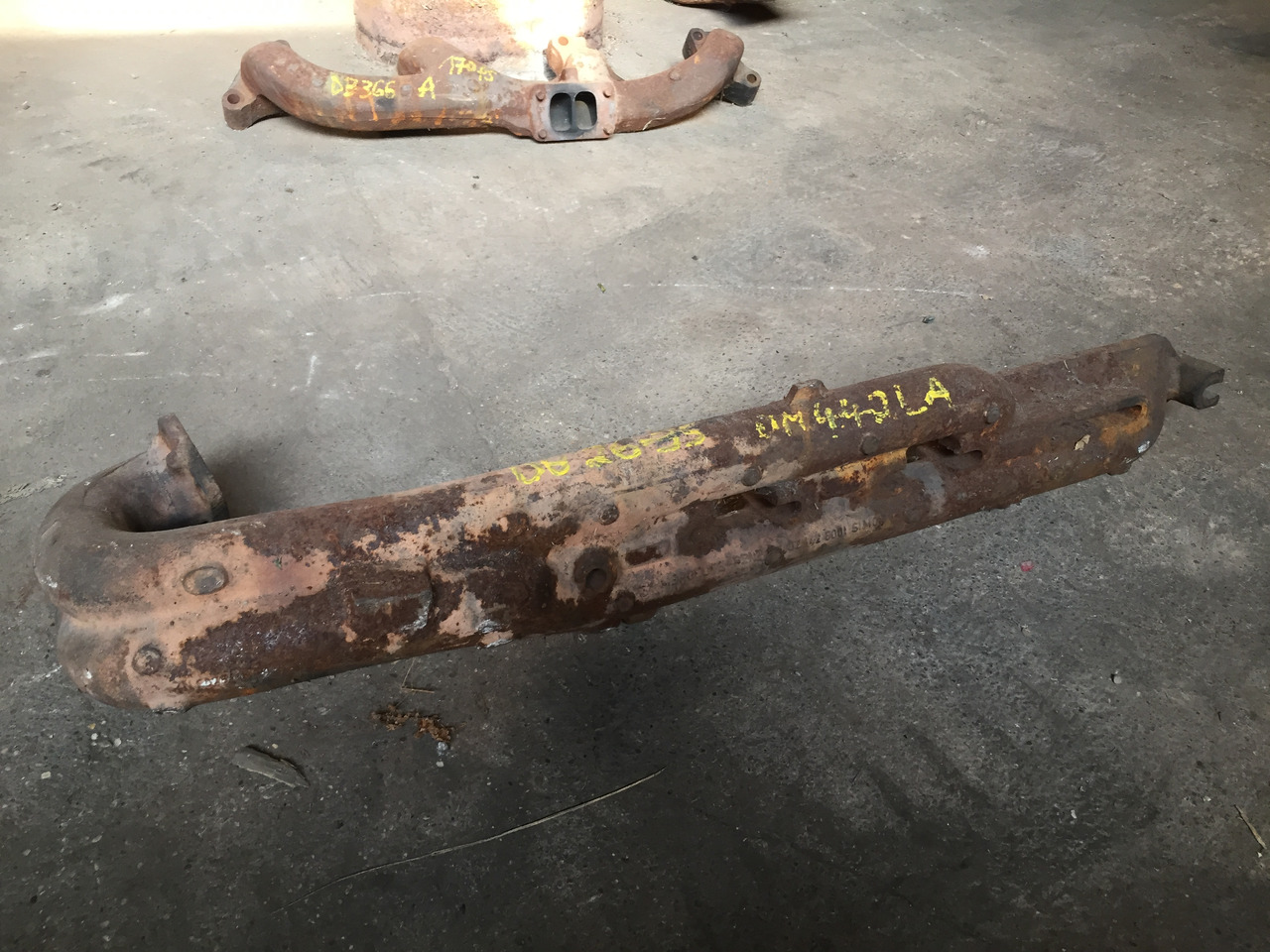 Gebrauchter MB 1735 Motortyp OM 442 LA Abgaskrümmer rechts, Artikel Nr. : A 999 999 99 99 - Izpušni kolektor za Tovornjak: slika 2 Gebrauchter MB 1735 Motortyp OM 442 LA Abgaskrümmer rechts, Artikel Nr. : A 999 999 99 99 - Izpušni kolektor za Tovornjak: slika 2