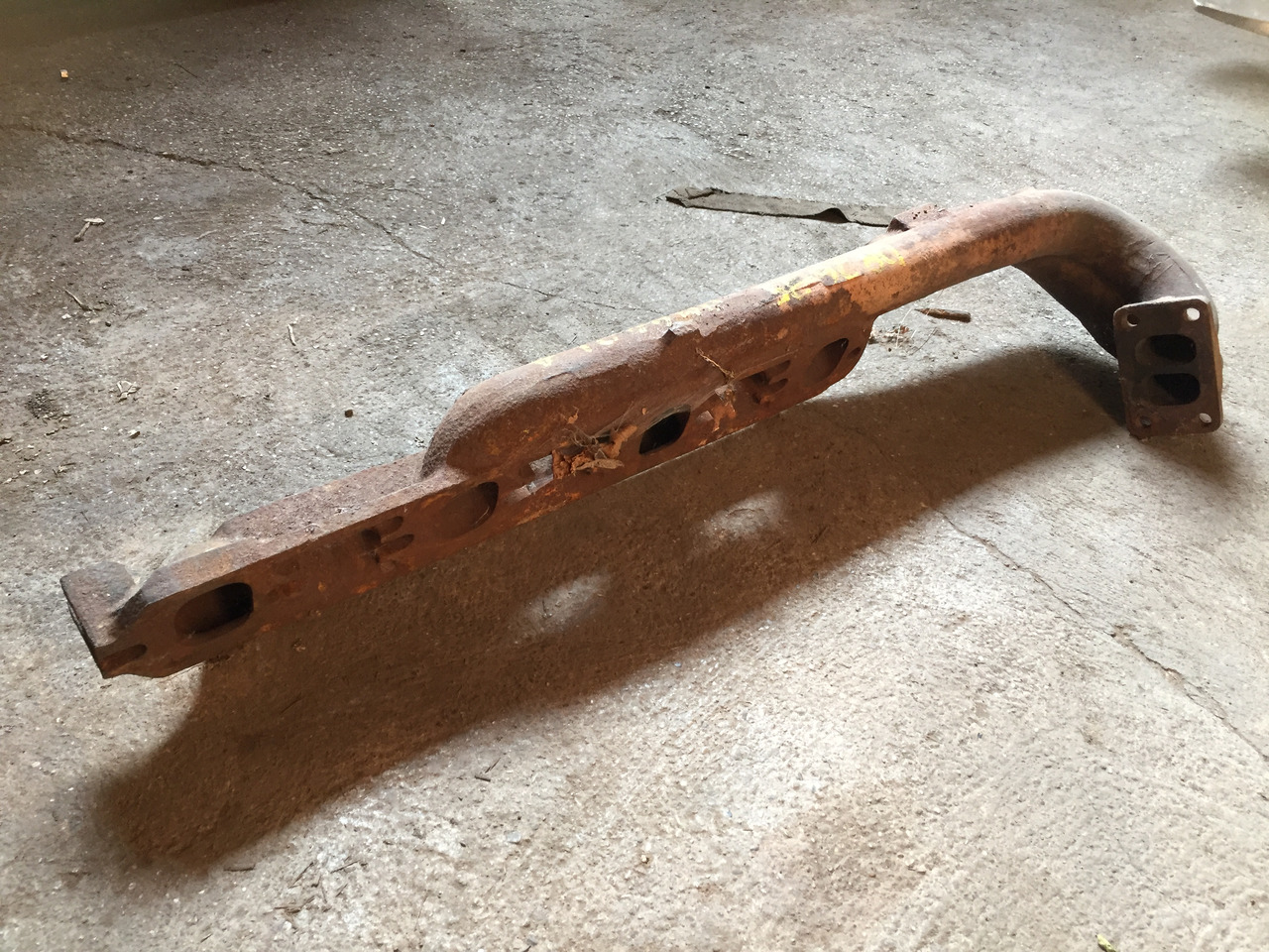 Gebrauchter MB 1735 Motortyp OM 442 LA Abgaskrümmer rechts, Artikel Nr. : A 999 999 99 99 - Izpušni kolektor za Tovornjak: slika 3 Gebrauchter MB 1735 Motortyp OM 442 LA Abgaskrümmer rechts, Artikel Nr. : A 999 999 99 99 - Izpušni kolektor za Tovornjak: slika 3