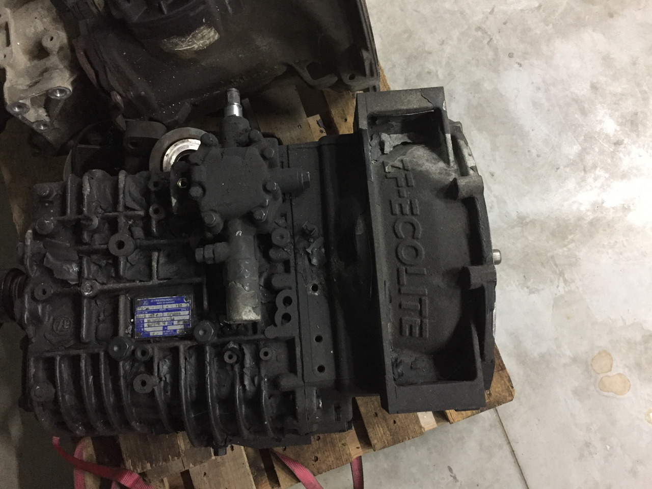 Gebrauchtes Getriebe MAN TGL 8.180, Typ : S6 - 850 TO LL, Artikel - Nr. : 81.32004 - 6139 - Menjalnik za Tovornjak: slika 2 Gebrauchtes Getriebe MAN TGL 8.180, Typ : S6 - 850 TO LL, Artikel - Nr. : 81.32004 - 6139 - Menjalnik za Tovornjak: slika 2