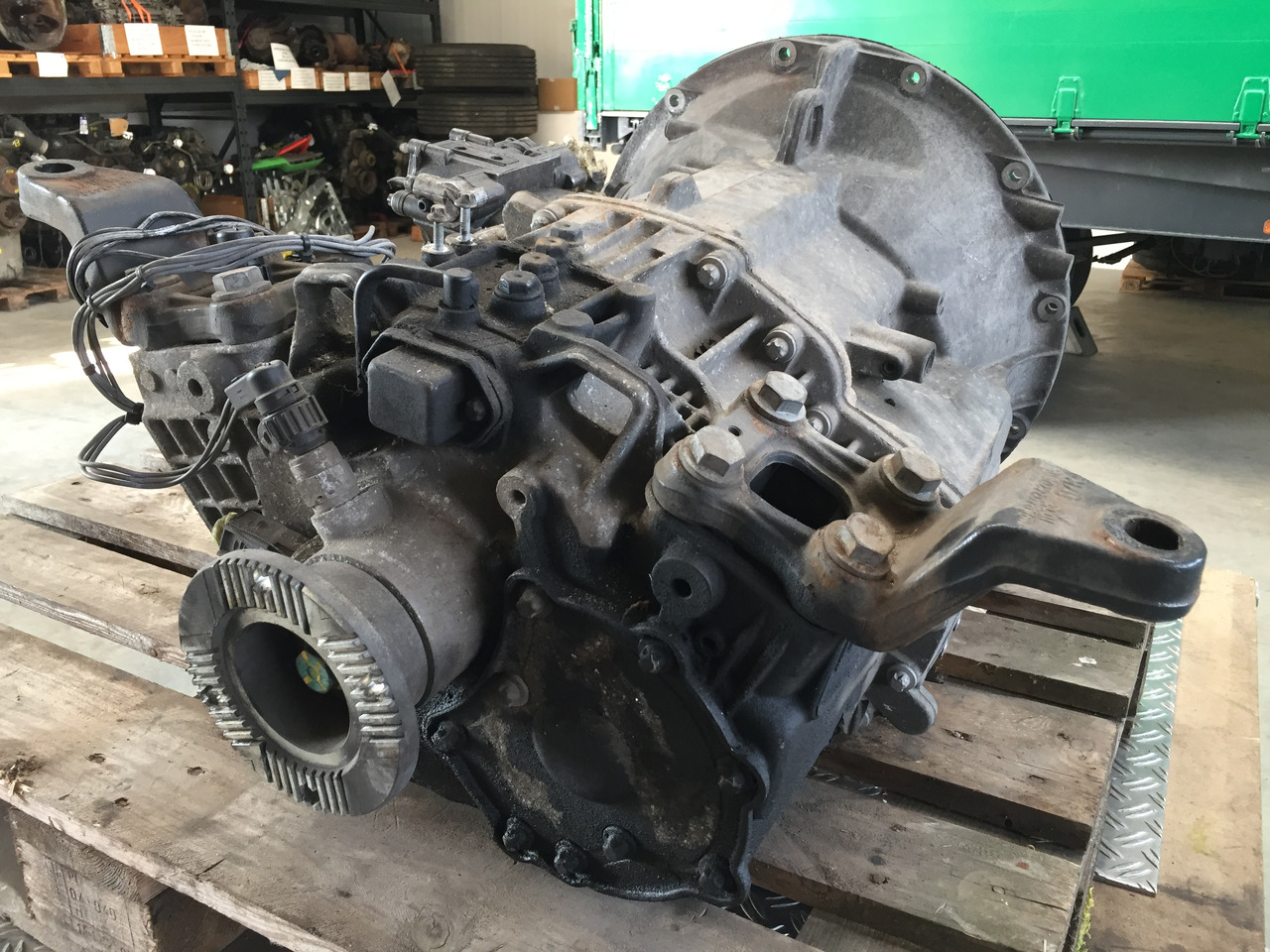 Gebrauchtes Getriebe MB Axor 1824, Typ : G 85 - 6, Artikel - Nr. : A 001 280 36 00 - Menjalnik za Tovornjak: slika 4 Gebrauchtes Getriebe MB Axor 1824, Typ : G 85 - 6, Artikel - Nr. : A 001 280 36 00 - Menjalnik za Tovornjak: slika 4