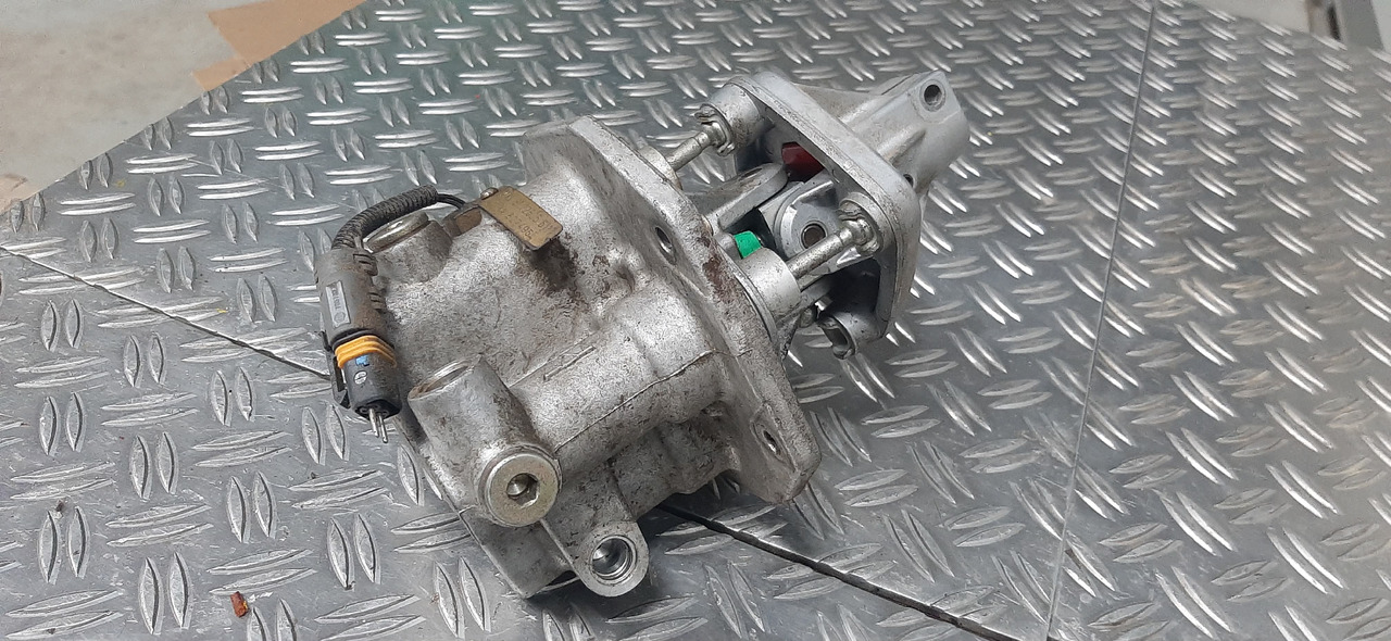 Gebrauchtes MAN Schaltgerät für Getriebe, Artikel - Nr. : 81.32605 - 6111 - Menjalnik in deli za Tovornjak: slika 1 Gebrauchtes MAN Schaltgerät für Getriebe, Artikel - Nr. : 81.32605 - 6111 - Menjalnik in deli za Tovornjak: slika 1