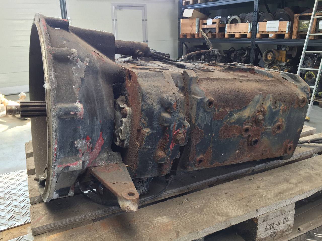 Gebrauchtes ZF Getriebe MAN 17.232, Typ : S6 - 65 + GV - 80, Artikel - Nr. : 81.32002 - 6082 - Menjalnik za Tovornjak: slika 1 Gebrauchtes ZF Getriebe MAN 17.232, Typ : S6 - 65 + GV - 80, Artikel - Nr. : 81.32002 - 6082 - Menjalnik za Tovornjak: slika 1