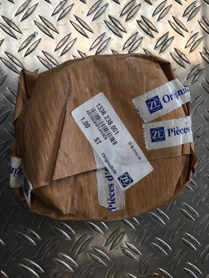 Neuwertige MAN TGL, TGM Antriebsflansch Getriebe, Artikel - Nr. : 81.39115 - 0456 - Menjalnik in deli za Tovornjak: slika 2 Neuwertige MAN TGL, TGM Antriebsflansch Getriebe, Artikel - Nr. : 81.39115 - 0456 - Menjalnik in deli za Tovornjak: slika 2