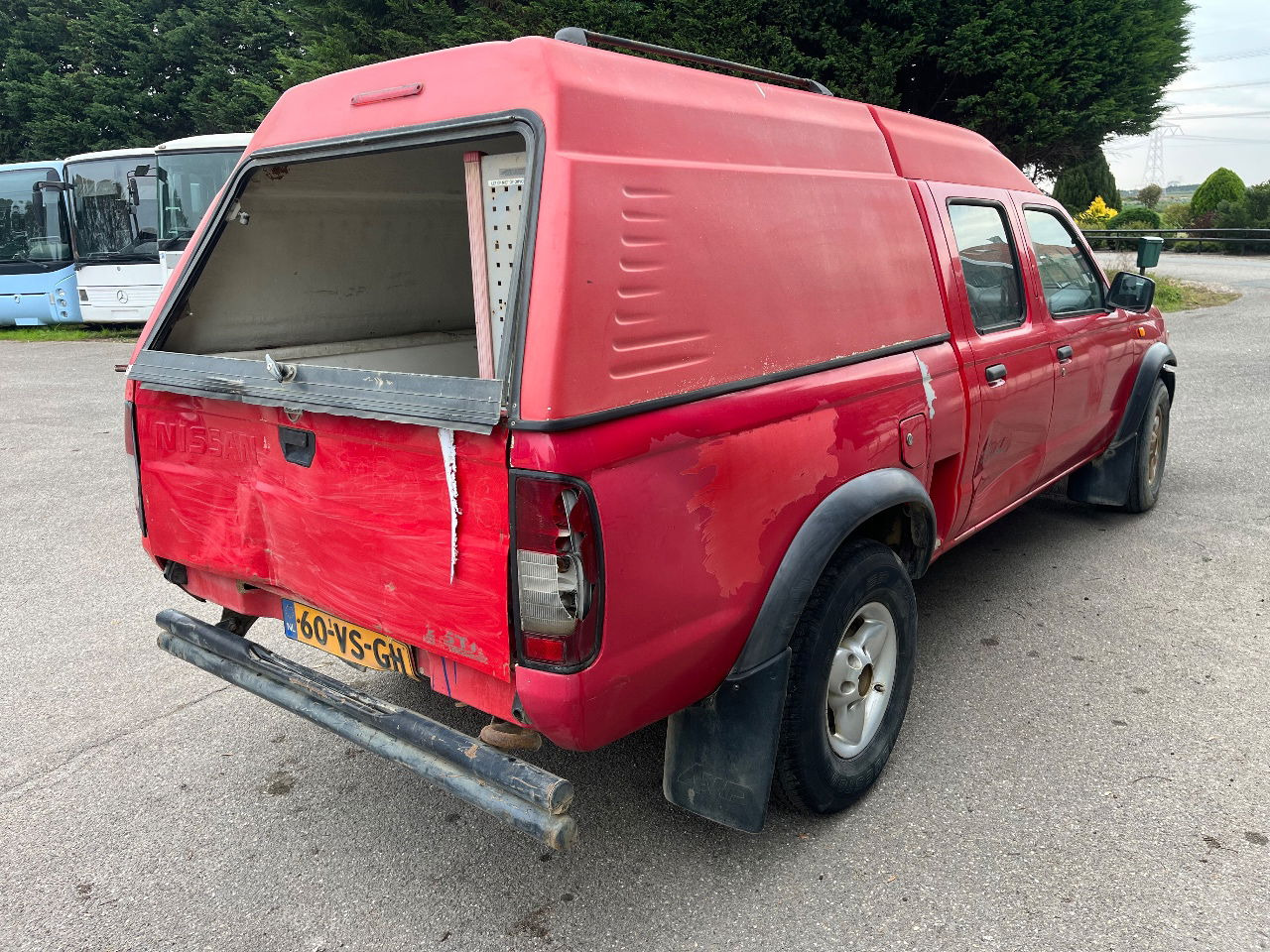 Nissan 4x4 - Poltovornjak: slika 3 Nissan 4x4 - Poltovornjak: slika 3