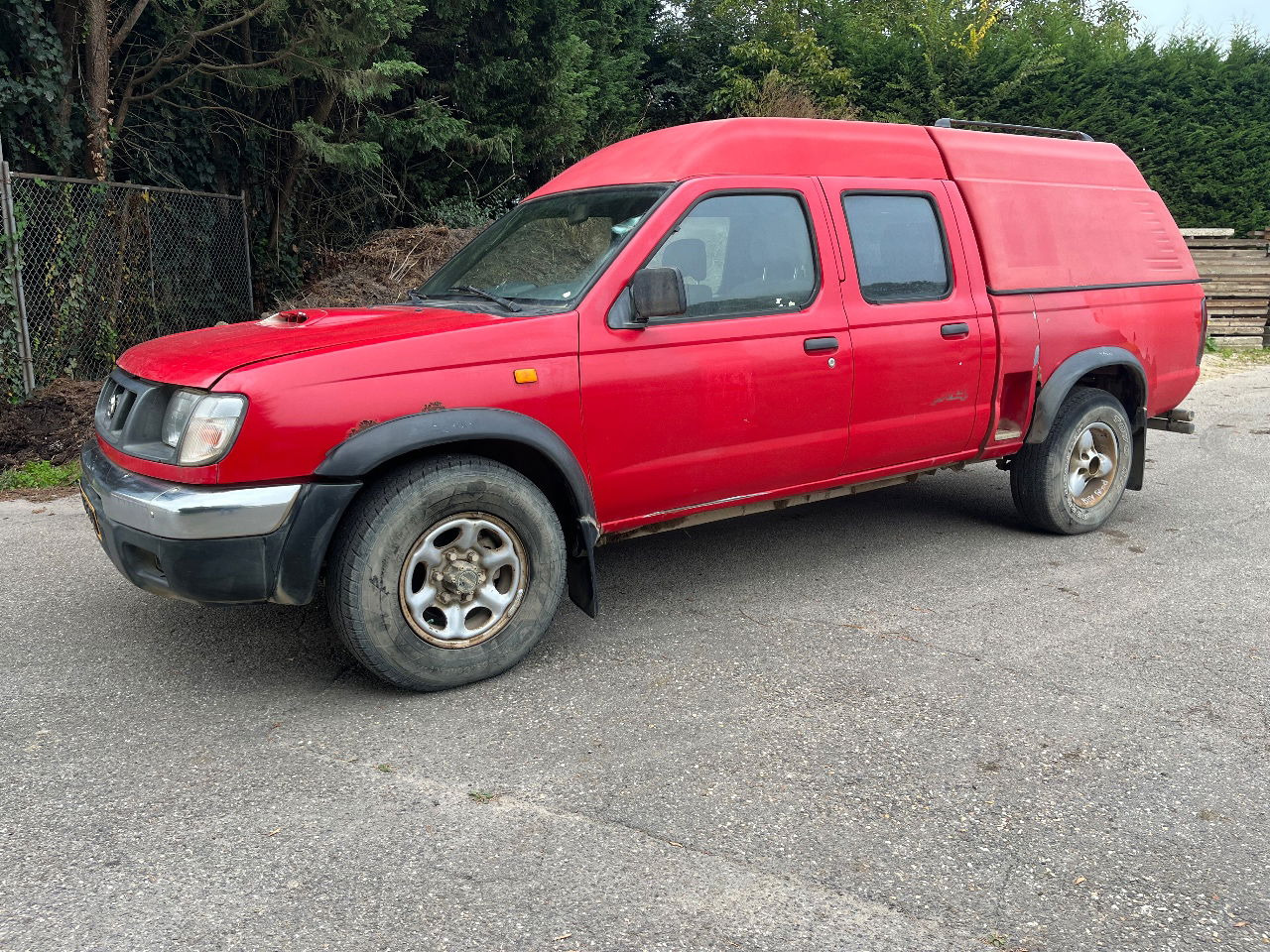 Nissan 4x4 - Poltovornjak: slika 1 Nissan 4x4 - Poltovornjak: slika 1