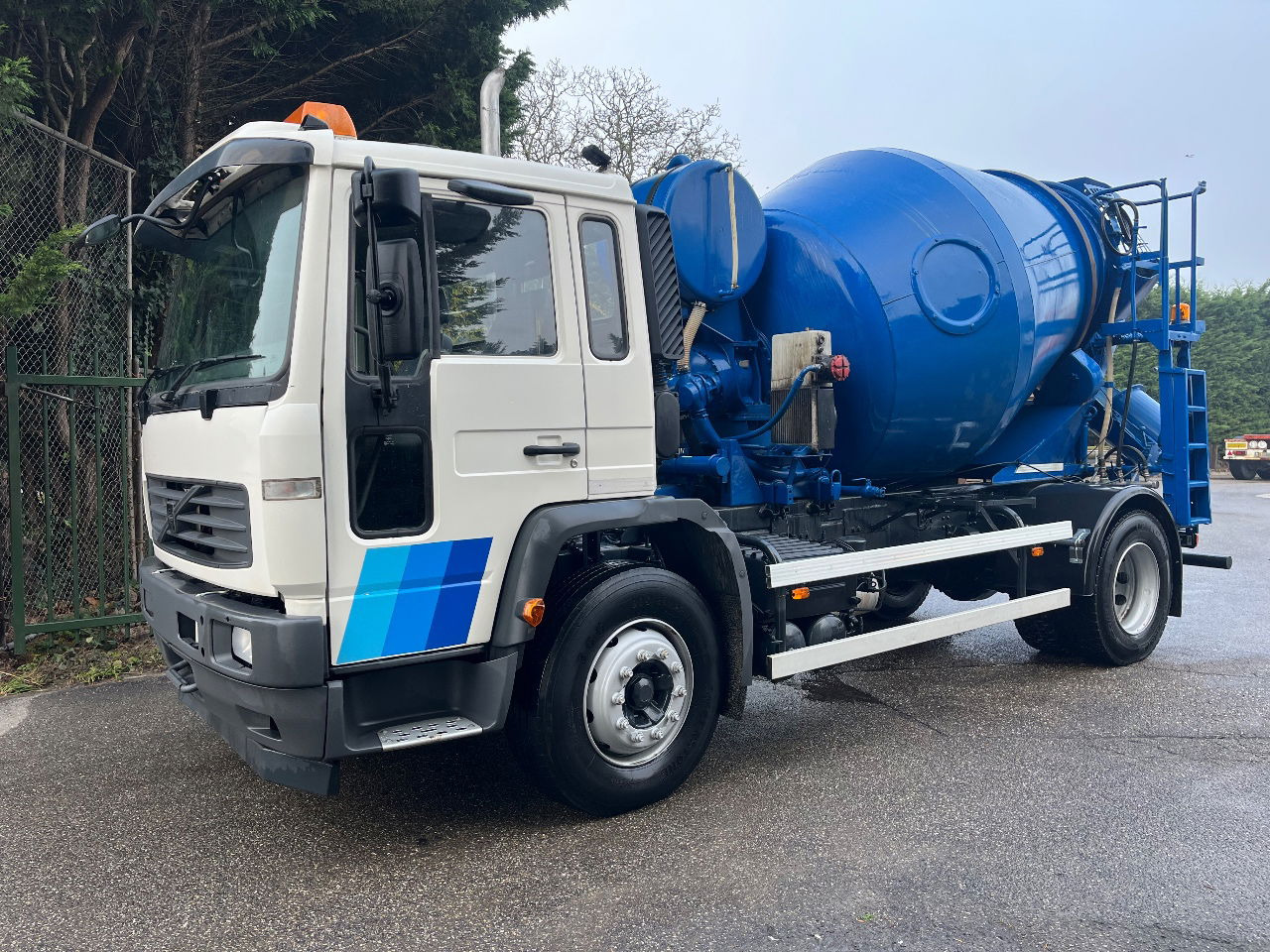 Volvo FL6 - Avtomešalec: slika 1 Volvo FL6 - Avtomešalec: slika 1