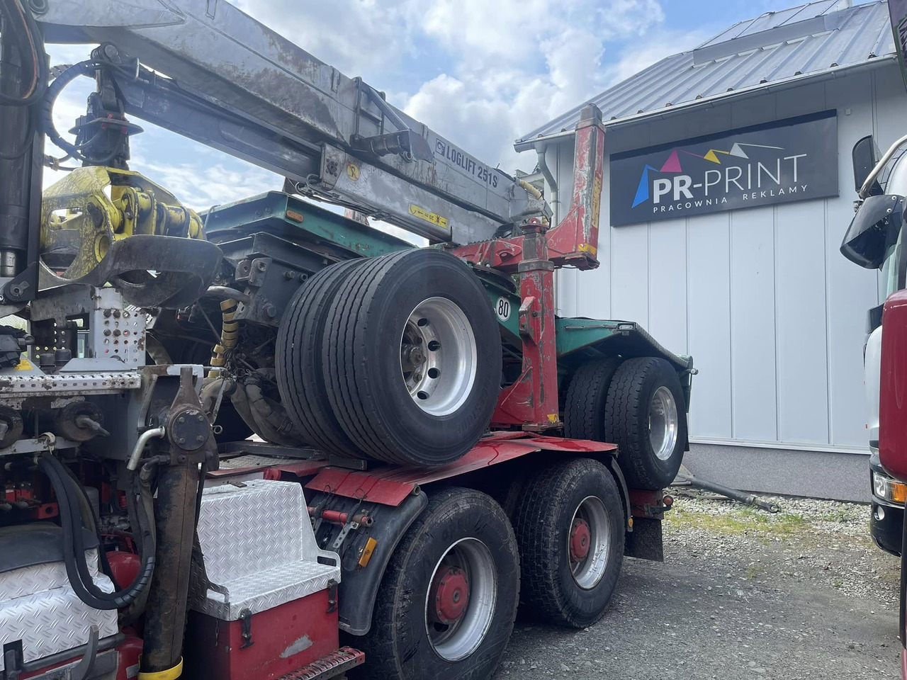 HUTTNER - Tovornjak za prevoz lesa, Tovornjak z dvigalom: slika 5 HUTTNER - Tovornjak za prevoz lesa, Tovornjak z dvigalom: slika 5