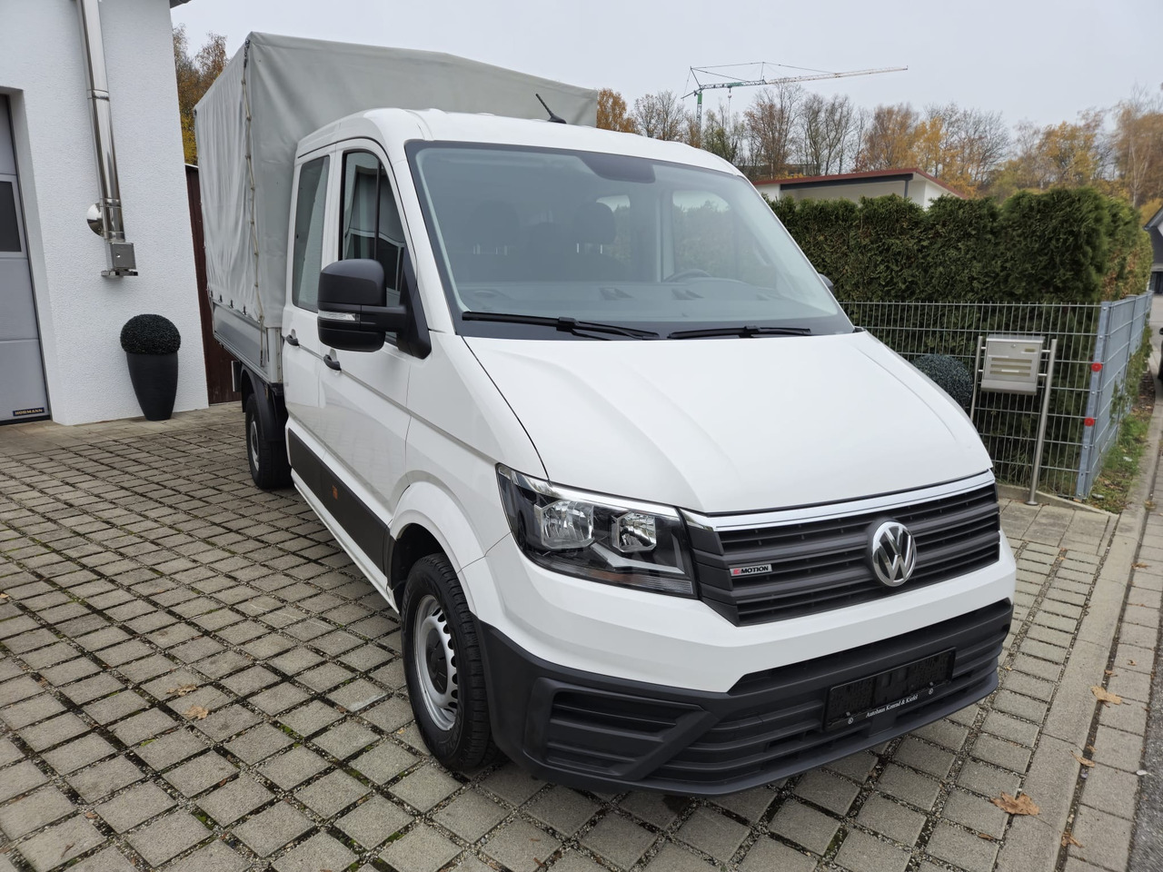 VOLKSWAGEN Crafter Pritsche 35 DOKA mittellang 4MOTION - Dostavno vozilo s ponjavo: slika 2 VOLKSWAGEN Crafter Pritsche 35 DOKA mittellang 4MOTION - Dostavno vozilo s ponjavo: slika 2