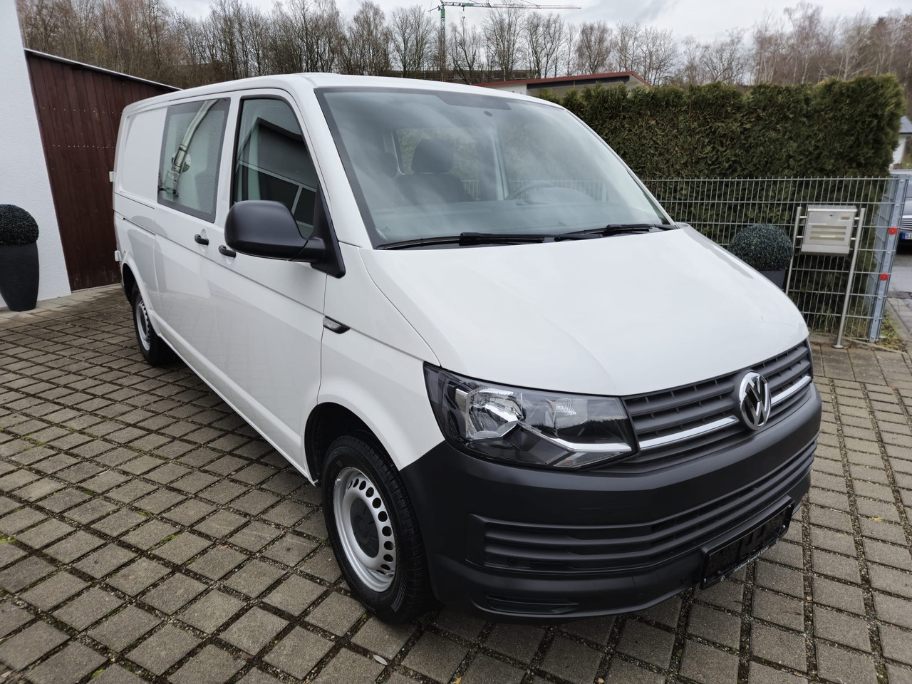 VOLKSWAGEN T6 Transporter Mixto LR 6-Sitzer/Standheiz./PDC - Furgon: slika 2 VOLKSWAGEN T6 Transporter Mixto LR 6-Sitzer/Standheiz./PDC - Furgon: slika 2