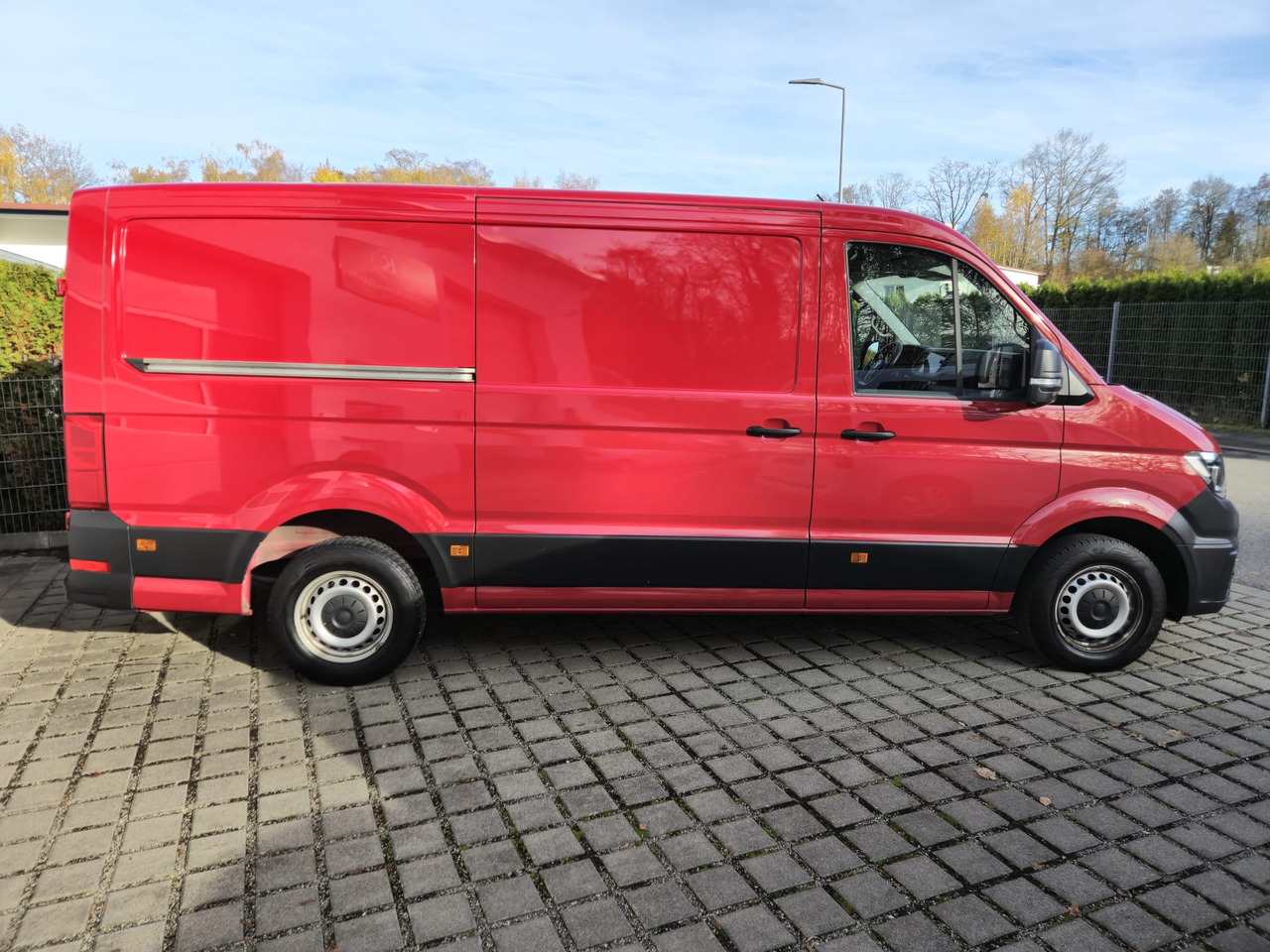 Volkswagen Crafter Kasten 35 FWD mittellang/Kamera/Navi/App - Furgon: slika 4 Volkswagen Crafter Kasten 35 FWD mittellang/Kamera/Navi/App - Furgon: slika 4