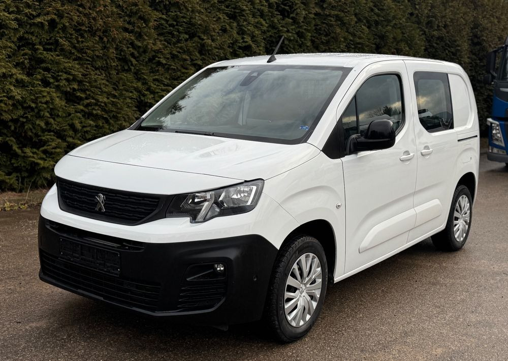 Peugeot Partner 21r 130 HK Niski przebieg 1wł ASO 5 dzwi Euro6.2/ford/opel/citroen - Furgon: slika 1 Peugeot Partner 21r 130 HK Niski przebieg 1wł ASO 5 dzwi Euro6.2/ford/opel/citroen - Furgon: slika 1