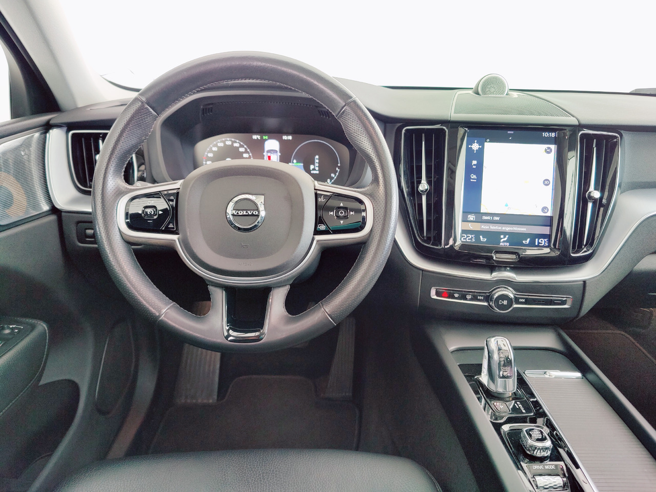 SUV Volvo XC60 t8 twin engine Momentum Plug-In Hybrid AWD AHK Leder Navi: slika 9