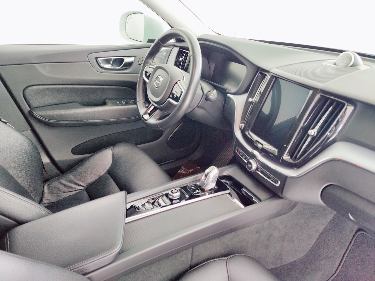 SUV Volvo XC60 t8 twin engine Momentum Plug-In Hybrid AWD AHK Leder Navi: slika 11