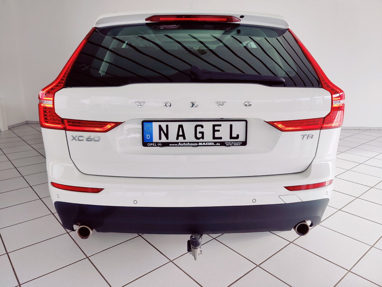 SUV Volvo XC60 t8 twin engine Momentum Plug-In Hybrid AWD AHK Leder Navi: slika 16