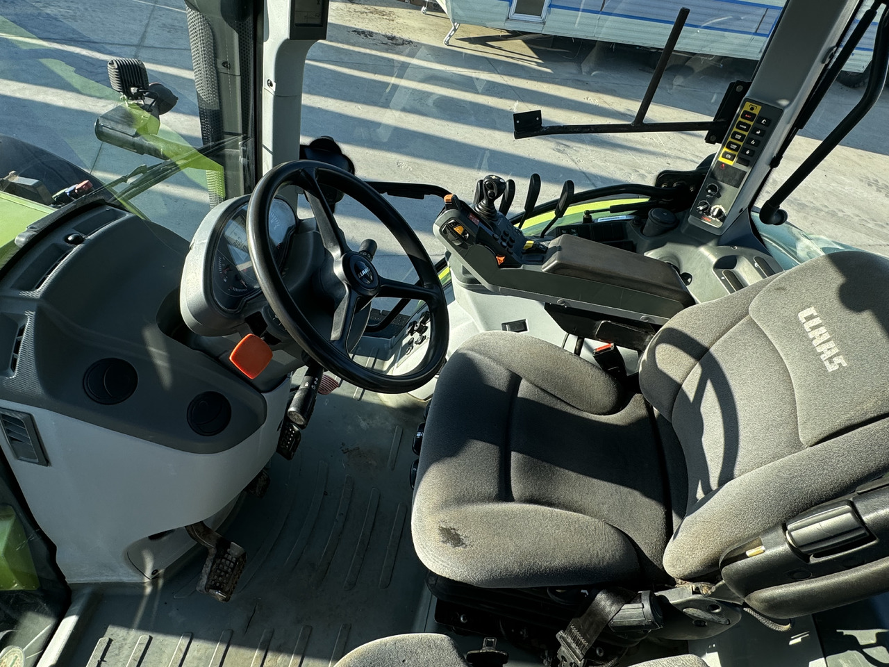 Claas Arion 640 - Traktor: slika 2 Claas Arion 640 - Traktor: slika 2