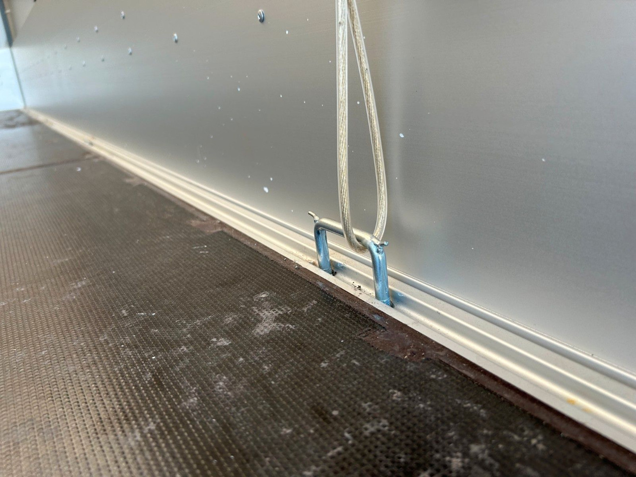 Fiat DUCATO XLWB MAXI Pritsche+Plane - Dostavno vozilo s ponjavo: slika 4 Fiat DUCATO XLWB MAXI Pritsche+Plane - Dostavno vozilo s ponjavo: slika 4