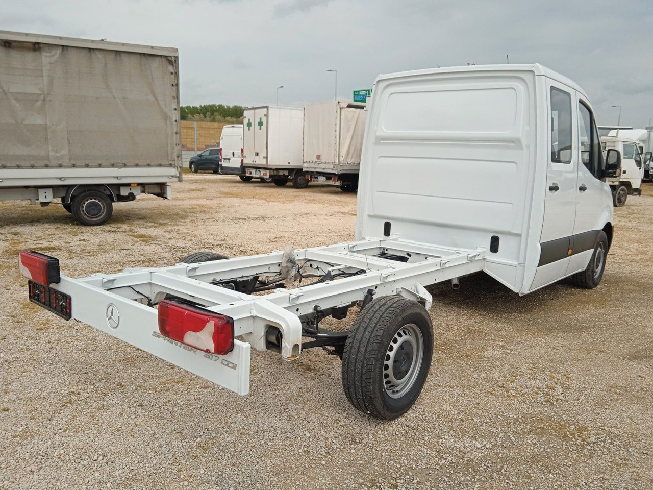 Mercedes-Benz 317 CDI Doka Pritsche - Dostavno vozilo s kesonom, Dostavno vozilo z dvojno kabino: slika 2 Mercedes-Benz 317 CDI Doka Pritsche - Dostavno vozilo s kesonom, Dostavno vozilo z dvojno kabino: slika 2