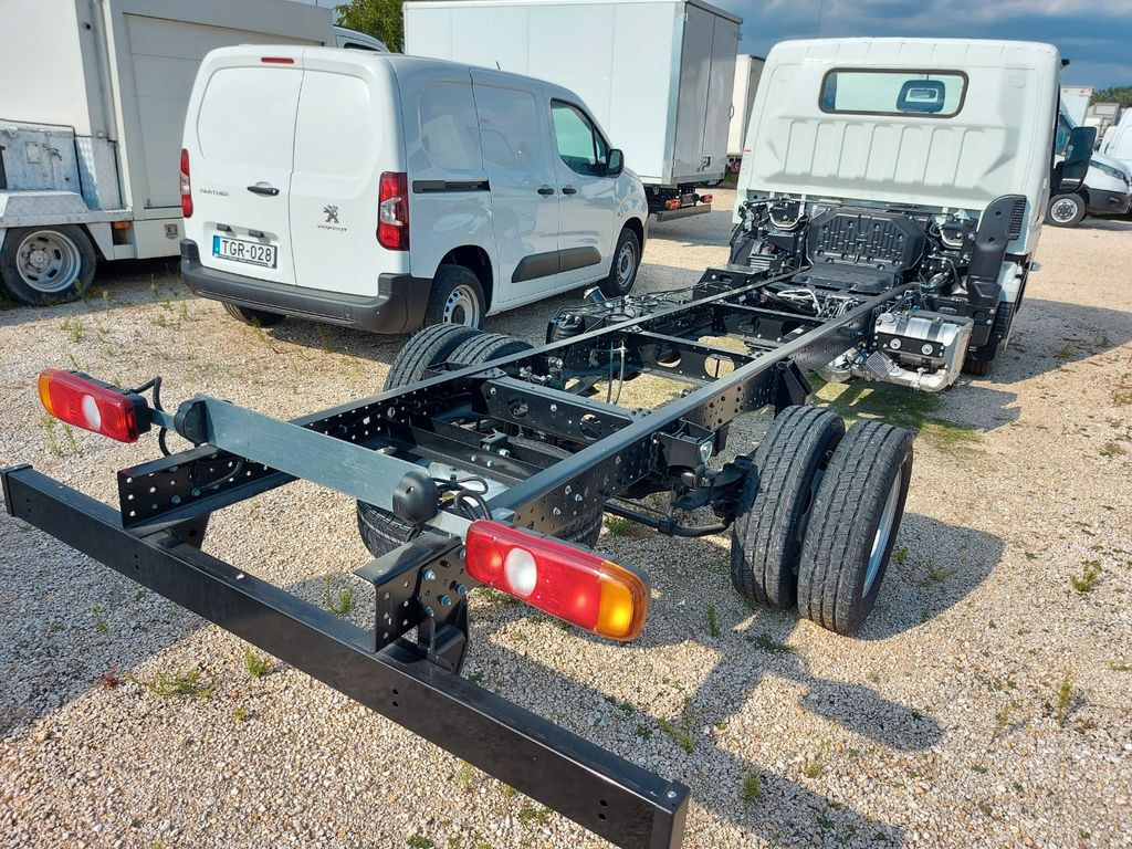 Mitsubishi Canter Fuso Fahrgestell mit wählbar Aufbau Mitsubishi Canter Fuso Fahrgestell mit wählbar Aufbau - Tovornjak-šasija: slika 3 Mitsubishi Canter Fuso Fahrgestell mit wählbar Aufbau Mitsubishi Canter Fuso Fahrgestell mit wählbar Aufbau - Tovornjak-šasija: slika 3