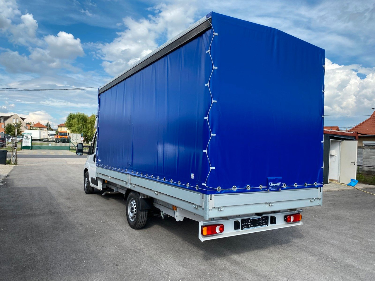 Peugeot BOXER CHC L4 HEAVY PRITSCHE+PLANE+SCHLAFKABINE - Dostavno vozilo s ponjavo: slika 4 Peugeot BOXER CHC L4 HEAVY PRITSCHE+PLANE+SCHLAFKABINE - Dostavno vozilo s ponjavo: slika 4