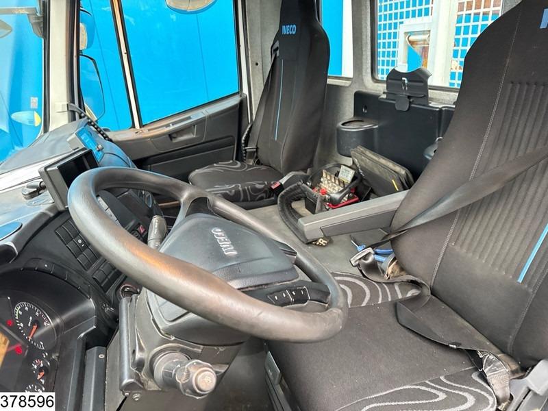 Tovornjak s kesonom, Tovornjak z dvigalom Iveco Trakker 360 6X4, EURO 6, Palfinger, Remote, Steel suspension: slika 9