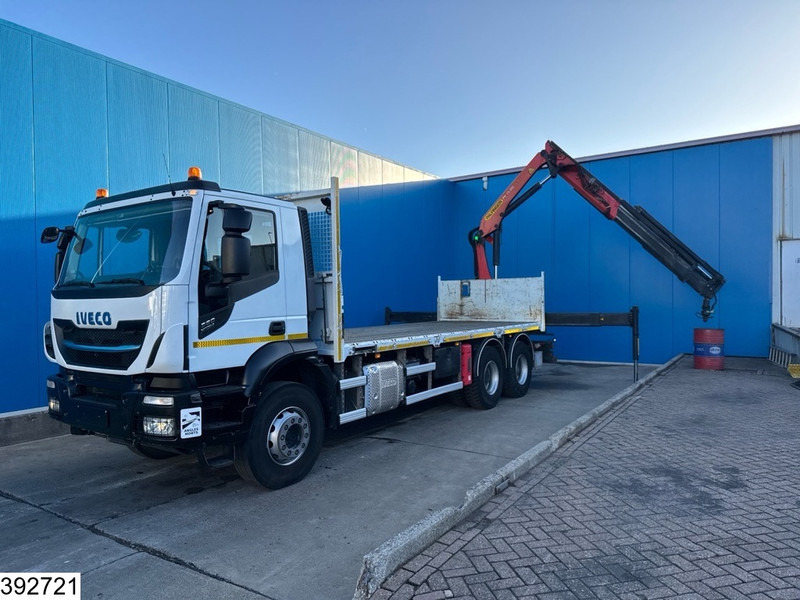 Iveco Trakker 360 6x4, EURO 6, Palfinger, Remote - Tovornjak s kesonom, Tovornjak z dvigalom: slika 3 Iveco Trakker 360 6x4, EURO 6, Palfinger, Remote - Tovornjak s kesonom, Tovornjak z dvigalom: slika 3