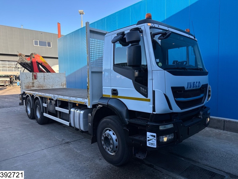 Iveco Trakker 360 6x4, EURO 6, Palfinger, Remote - Tovornjak s kesonom, Tovornjak z dvigalom: slika 4 Iveco Trakker 360 6x4, EURO 6, Palfinger, Remote - Tovornjak s kesonom, Tovornjak z dvigalom: slika 4