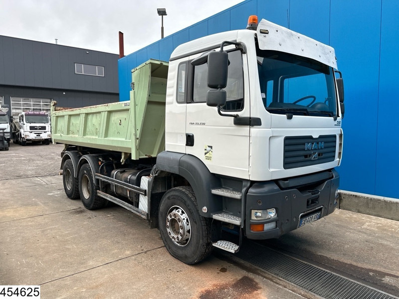 MAN TGA 33 350 6x4, Manual, Steel suspension - Tovornjak prekucnik: slika 3 MAN TGA 33 350 6x4, Manual, Steel suspension - Tovornjak prekucnik: slika 3