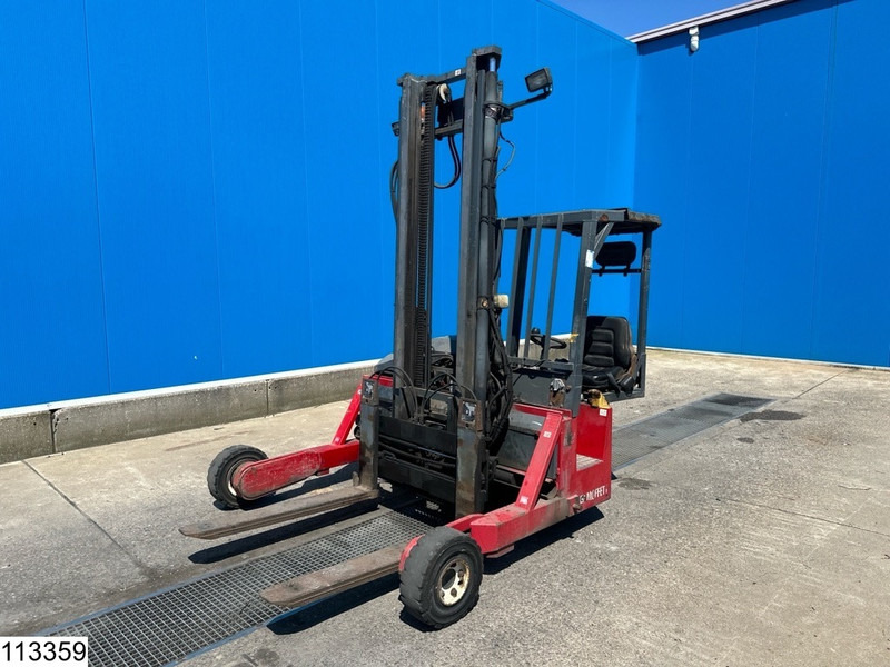 Moffett M4 20.3 3x3, H 3,90 mtr, 2000 KG - Oprtni viličar: slika 3 Moffett M4 20.3 3x3, H 3,90 mtr, 2000 KG - Oprtni viličar: slika 3