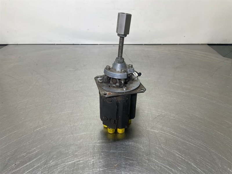 Ahlmann AZ6-4198091A-HRK-20-Servo valve/Servoventil - Hidravlika za Gradbeni stroj: slika 1 Ahlmann AZ6-4198091A-HRK-20-Servo valve/Servoventil - Hidravlika za Gradbeni stroj: slika 1