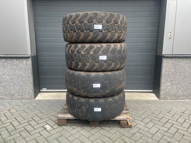 Ahlmann AZ6-Alliance 405/70R20 (16/70R20)-Tire/Reifen/Band - Gume in platišča za Gradbeni stroj: slika 1 Ahlmann AZ6-Alliance 405/70R20 (16/70R20)-Tire/Reifen/Band - Gume in platišča za Gradbeni stroj: slika 1