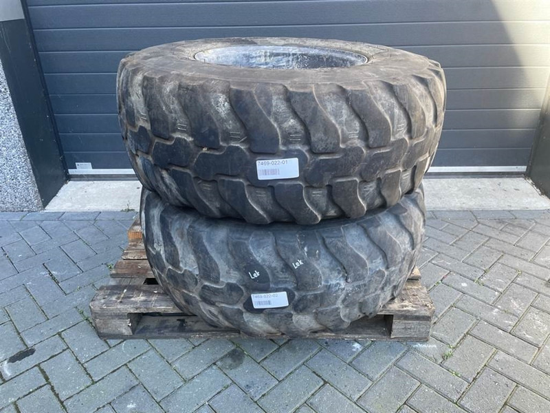 Ahlmann AZ85-Dunlop 405/70R20 (16/70R20)-Tire/Reifen/Band - Gume in platišča za Gradbeni stroj: slika 1 Ahlmann AZ85-Dunlop 405/70R20 (16/70R20)-Tire/Reifen/Band - Gume in platišča za Gradbeni stroj: slika 1