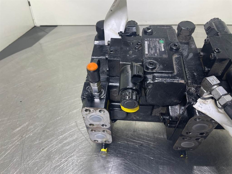 Bomag -Rexroth A10VG28EP4D1/10L-Drive pump/Fahrpumpe - Hidravlika za Gradbeni stroj: slika 1 Bomag -Rexroth A10VG28EP4D1/10L-Drive pump/Fahrpumpe - Hidravlika za Gradbeni stroj: slika 1