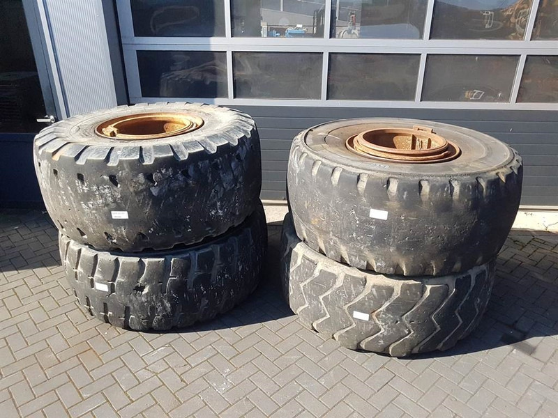 Case 921C-Michelin 26.5R25-Tire/Reifen/Band - Gume in platišča za Gradbeni stroj: slika 2 Case 921C-Michelin 26.5R25-Tire/Reifen/Band - Gume in platišča za Gradbeni stroj: slika 2