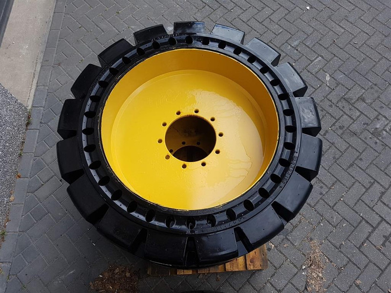Cat 910/914 - 447-1131 - Tyre/Reifen/Band - Gume in platišča za Gradbeni stroj: slika 4 Cat 910/914 - 447-1131 - Tyre/Reifen/Band - Gume in platišča za Gradbeni stroj: slika 4