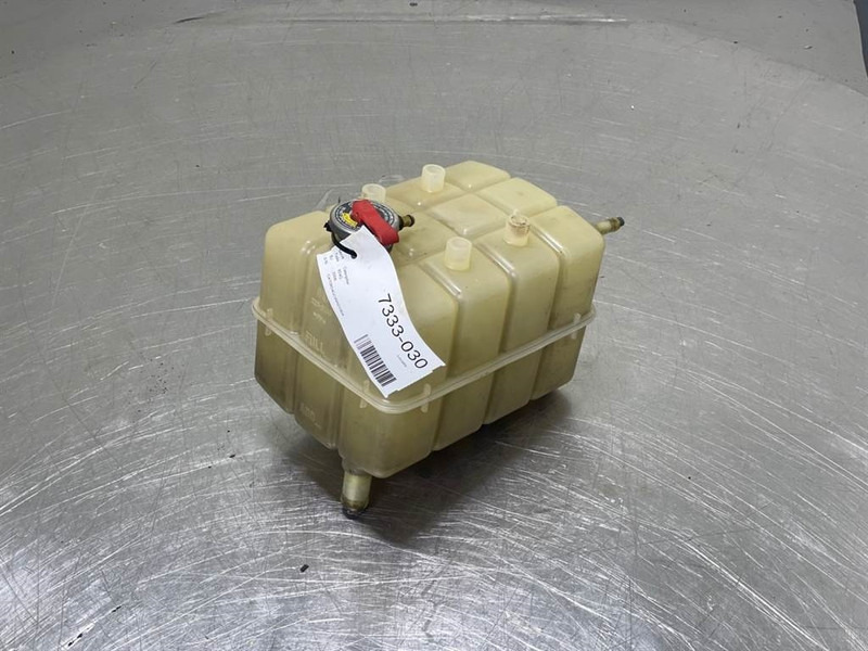 Cat 924G-227-0103-Expansion tank/Ausgleichsbehälter - Motor za Gradbeni stroj: slika 1 Cat 924G-227-0103-Expansion tank/Ausgleichsbehälter - Motor za Gradbeni stroj: slika 1