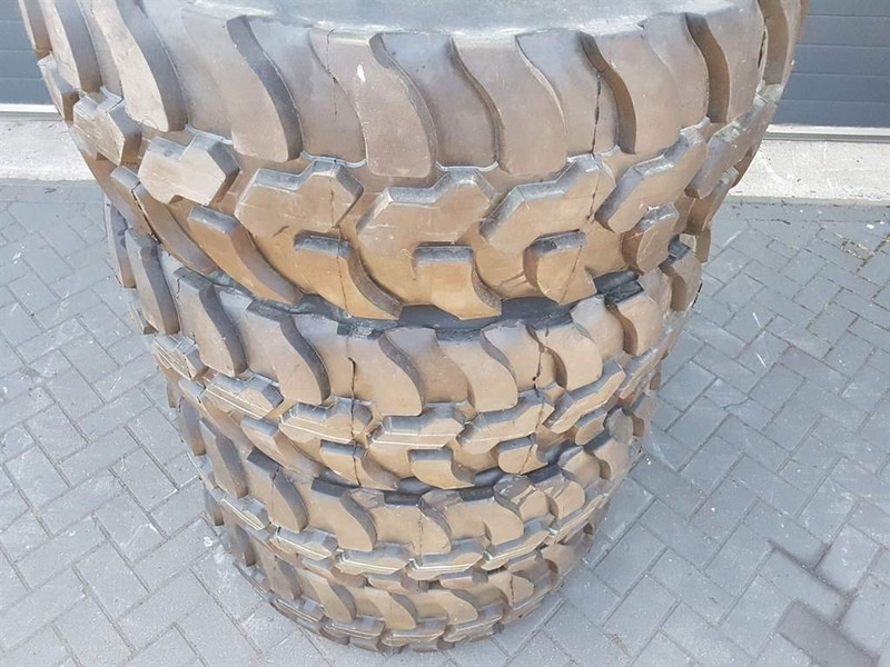 Cover (Dunlop / Mitas) 405/70-R20 (16/70R20)-Tire - Gume in platišča za Gradbeni stroj: slika 3 Cover (Dunlop / Mitas) 405/70-R20 (16/70R20)-Tire - Gume in platišča za Gradbeni stroj: slika 3