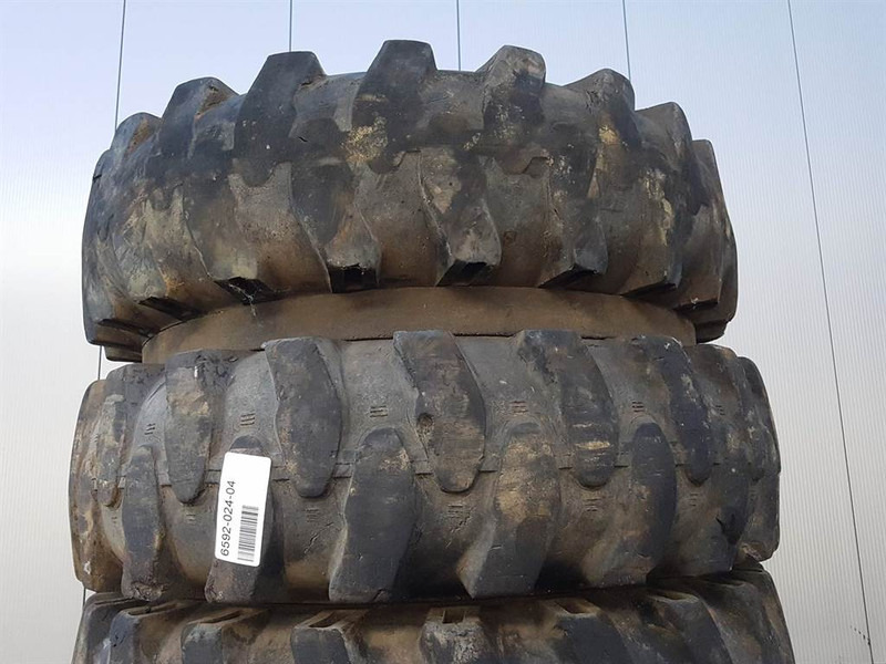 Furukawa W725LS-10.00-20-Tire/Reifen/Band - Gume in platišča za Gradbeni stroj: slika 5 Furukawa W725LS-10.00-20-Tire/Reifen/Band - Gume in platišča za Gradbeni stroj: slika 5