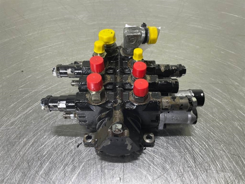 Hitachi ZW95LSD-KYB 00030-30141-Valve/Ventile/Ventiel - Hidravlika za Gradbeni stroj: slika 3 Hitachi ZW95LSD-KYB 00030-30141-Valve/Ventile/Ventiel - Hidravlika za Gradbeni stroj: slika 3