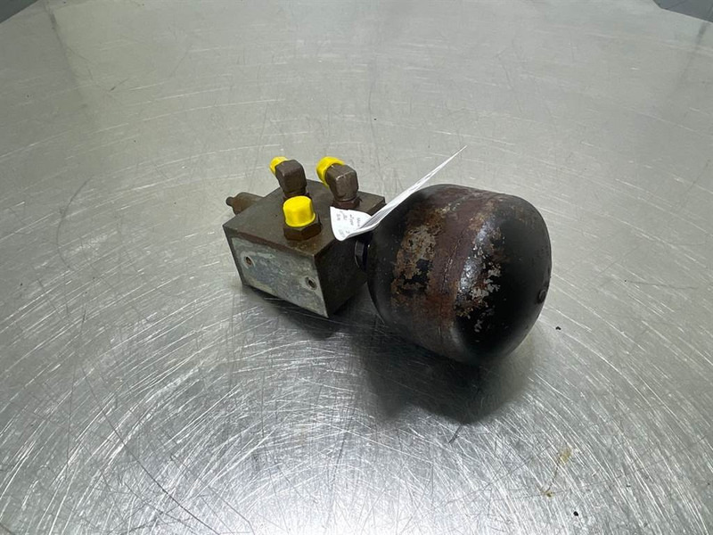 Hyundai HL757-7A-31L7-10280 / 31L7-10380-Pilot supply unit - Hidravlika za Gradbeni stroj: slika 1 Hyundai HL757-7A-31L7-10280 / 31L7-10380-Pilot supply unit - Hidravlika za Gradbeni stroj: slika 1