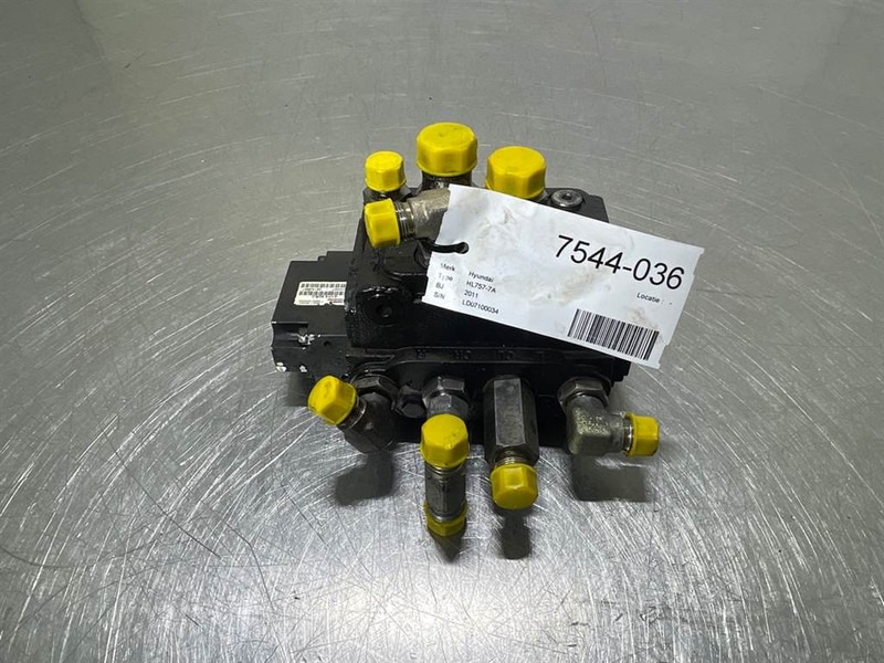 Hyundai HL757-7A-31LD-30020 / EHPS80/ 8-0-Steeringvalve - Hidravlika za Gradbeni stroj: slika 2 Hyundai HL757-7A-31LD-30020 / EHPS80/ 8-0-Steeringvalve - Hidravlika za Gradbeni stroj: slika 2