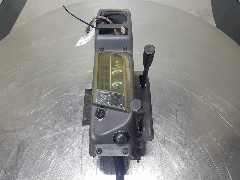 Komatsu PW 75/95 (FAI) - Dashboard/Console/Konsole - Kabina in notranjost za Gradbeni stroj: slika 3 Komatsu PW 75/95 (FAI) - Dashboard/Console/Konsole - Kabina in notranjost za Gradbeni stroj: slika 3