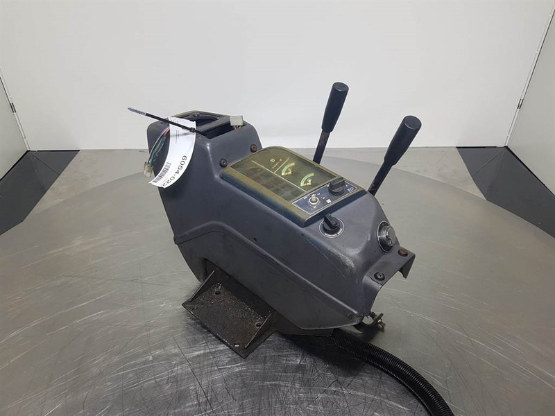 Komatsu PW 75/95 (FAI) - Dashboard/Console/Konsole - Kabina in notranjost za Gradbeni stroj: slika 1 Komatsu PW 75/95 (FAI) - Dashboard/Console/Konsole - Kabina in notranjost za Gradbeni stroj: slika 1