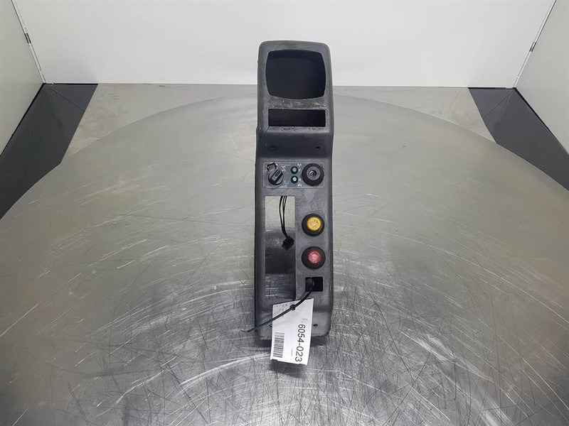 Komatsu PW 75/95 (FAI) - Dashboard/Console/Konsole - Kabina in notranjost za Gradbeni stroj: slika 2 Komatsu PW 75/95 (FAI) - Dashboard/Console/Konsole - Kabina in notranjost za Gradbeni stroj: slika 2